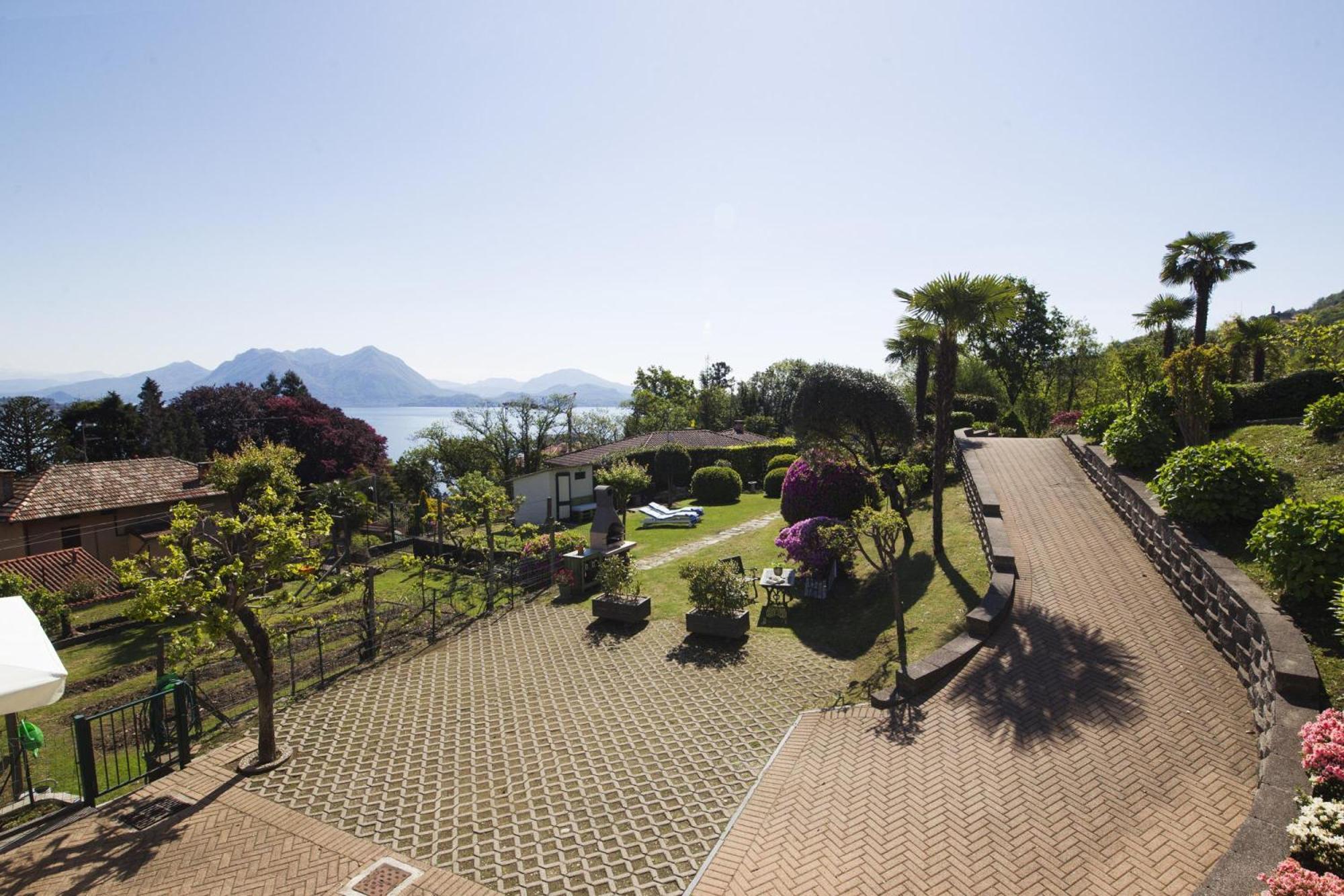 The Cottage On The Lake - Happy Rentals Baveno Esterno foto