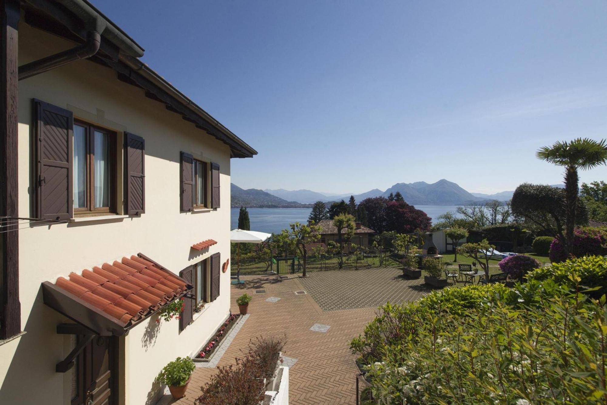 The Cottage On The Lake - Happy Rentals Baveno Esterno foto