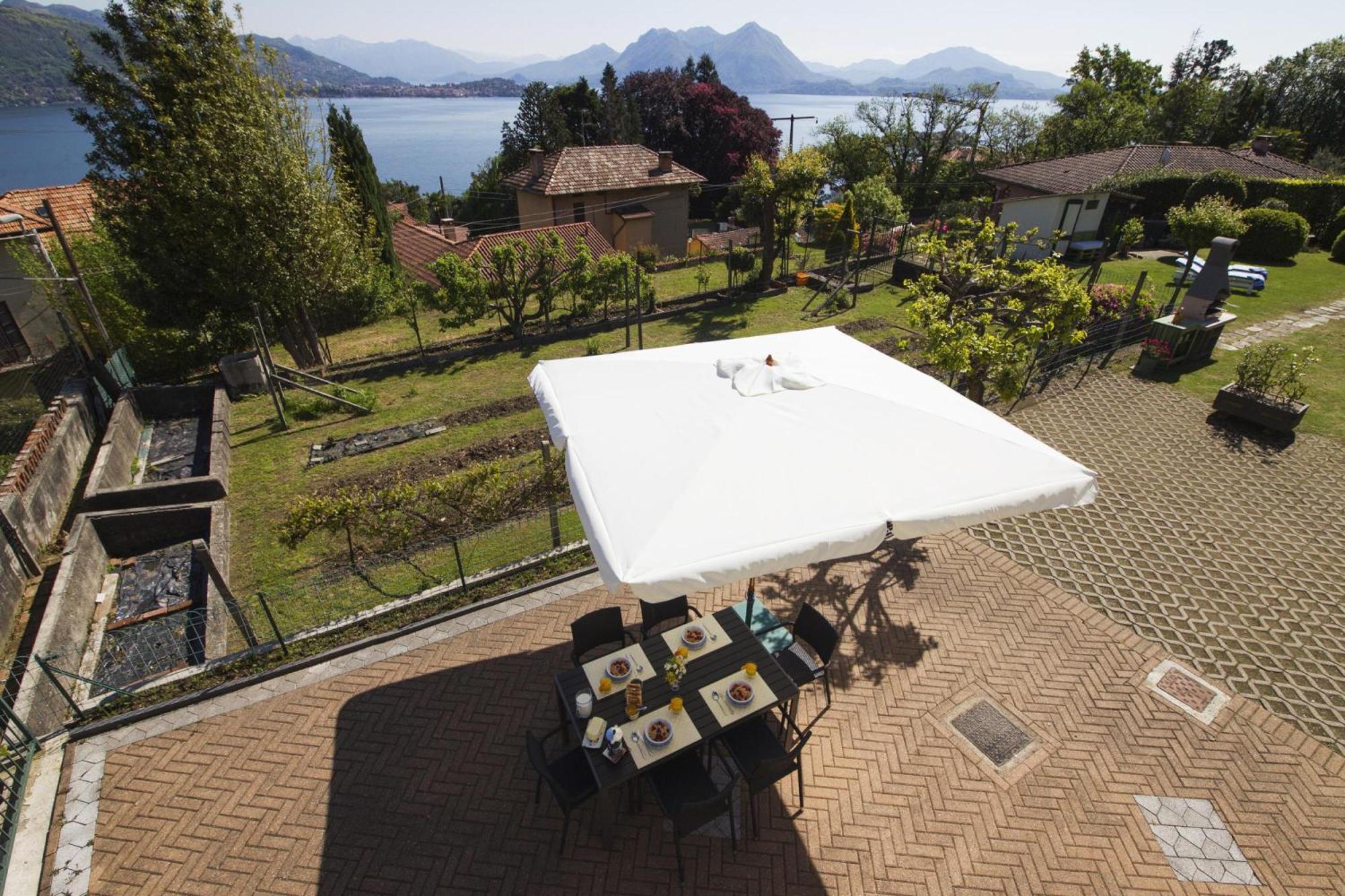 The Cottage On The Lake - Happy Rentals Baveno Esterno foto