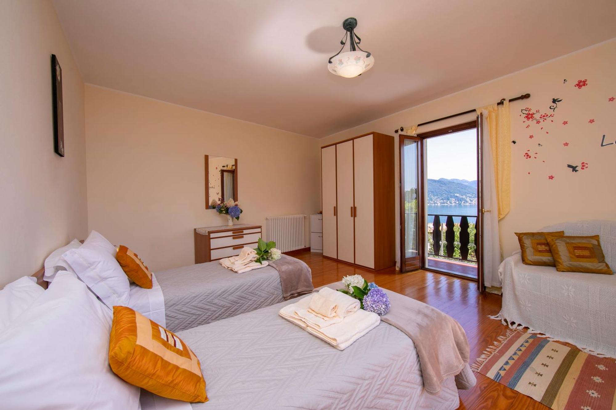 The Cottage On The Lake - Happy Rentals Baveno Esterno foto