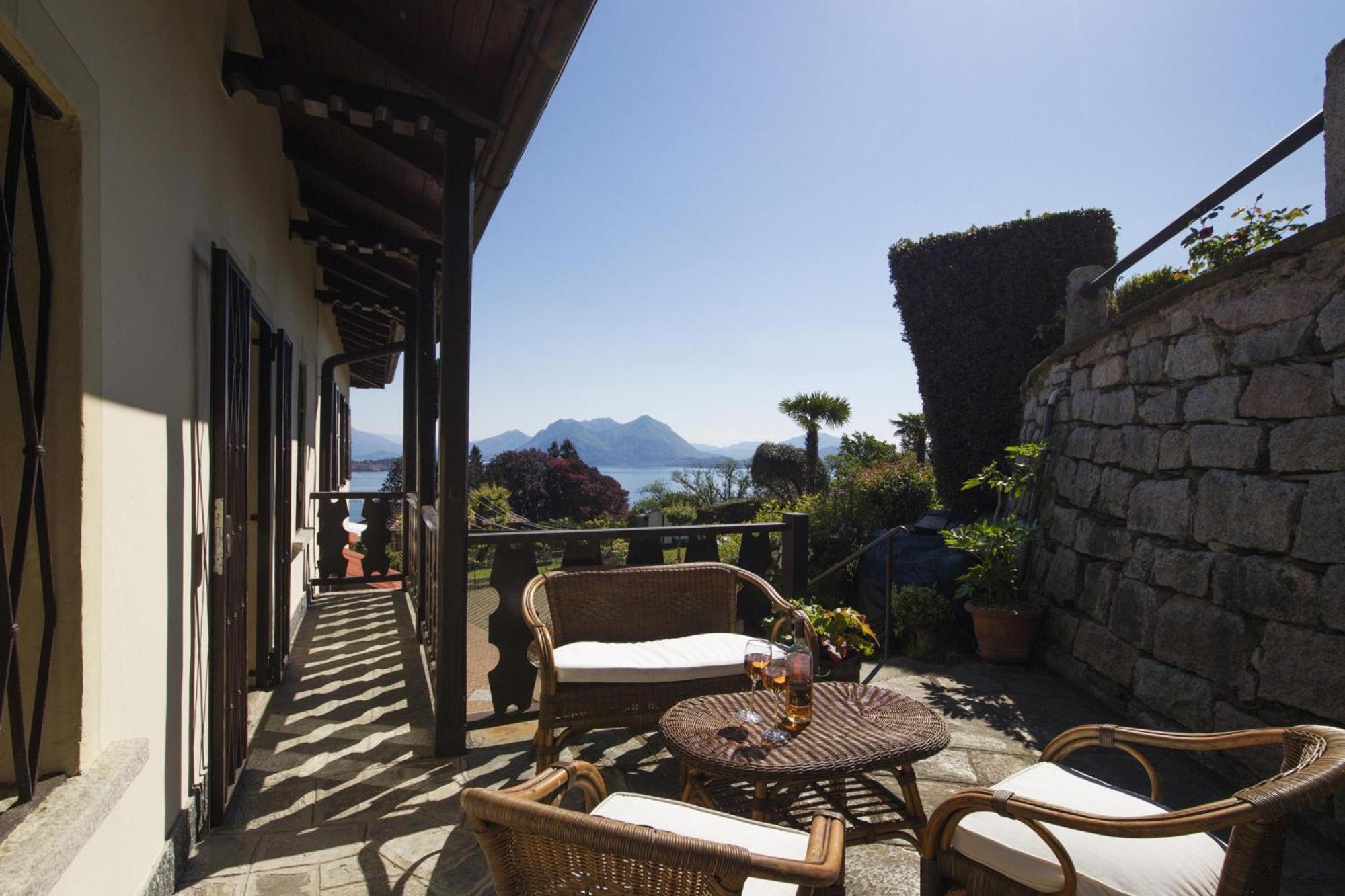 The Cottage On The Lake - Happy Rentals Baveno Esterno foto